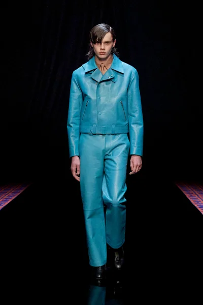 Look 11